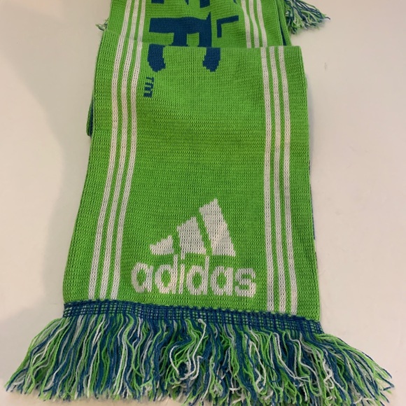 Seattle Sounders FC FanaticsBranded Core Scarf - Rave Green Sports scarf - Picture 6 of 13